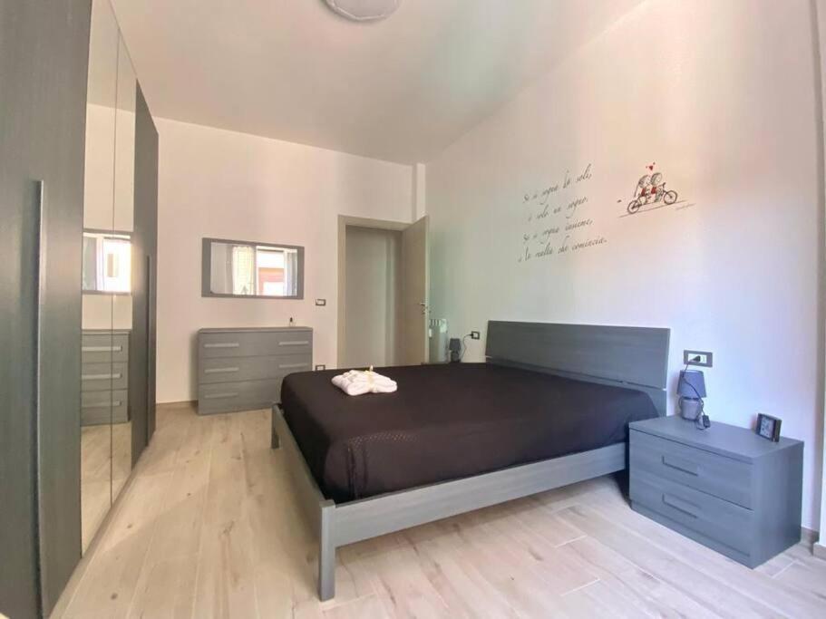 Titti's House - Parcheggio Custodito In Garage Gratis Apartment Genoa